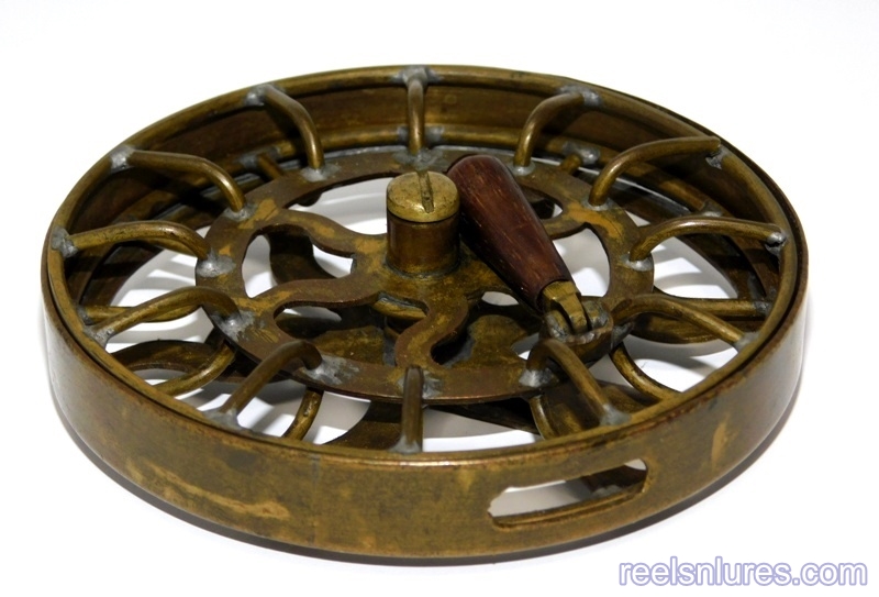 Unmarked & Unknown fly Reels